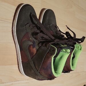 Nike Wedge Camo Dunk Sky High Women's Sneakers